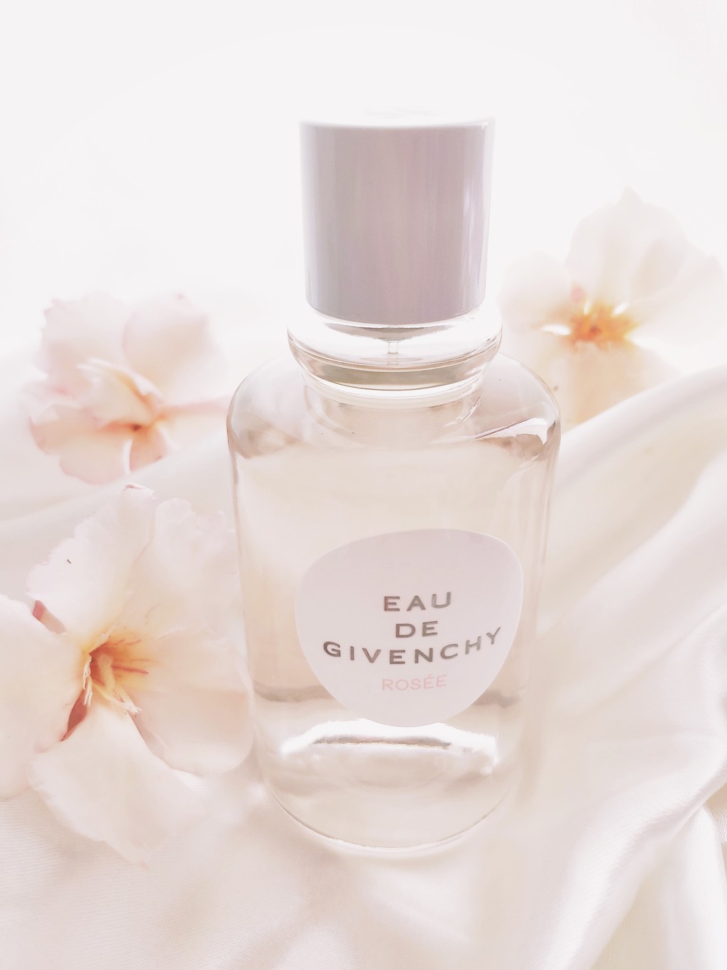 parfum-eau-de-givenchy-rosee-avis-test-blog-voyage-en-beaute-1